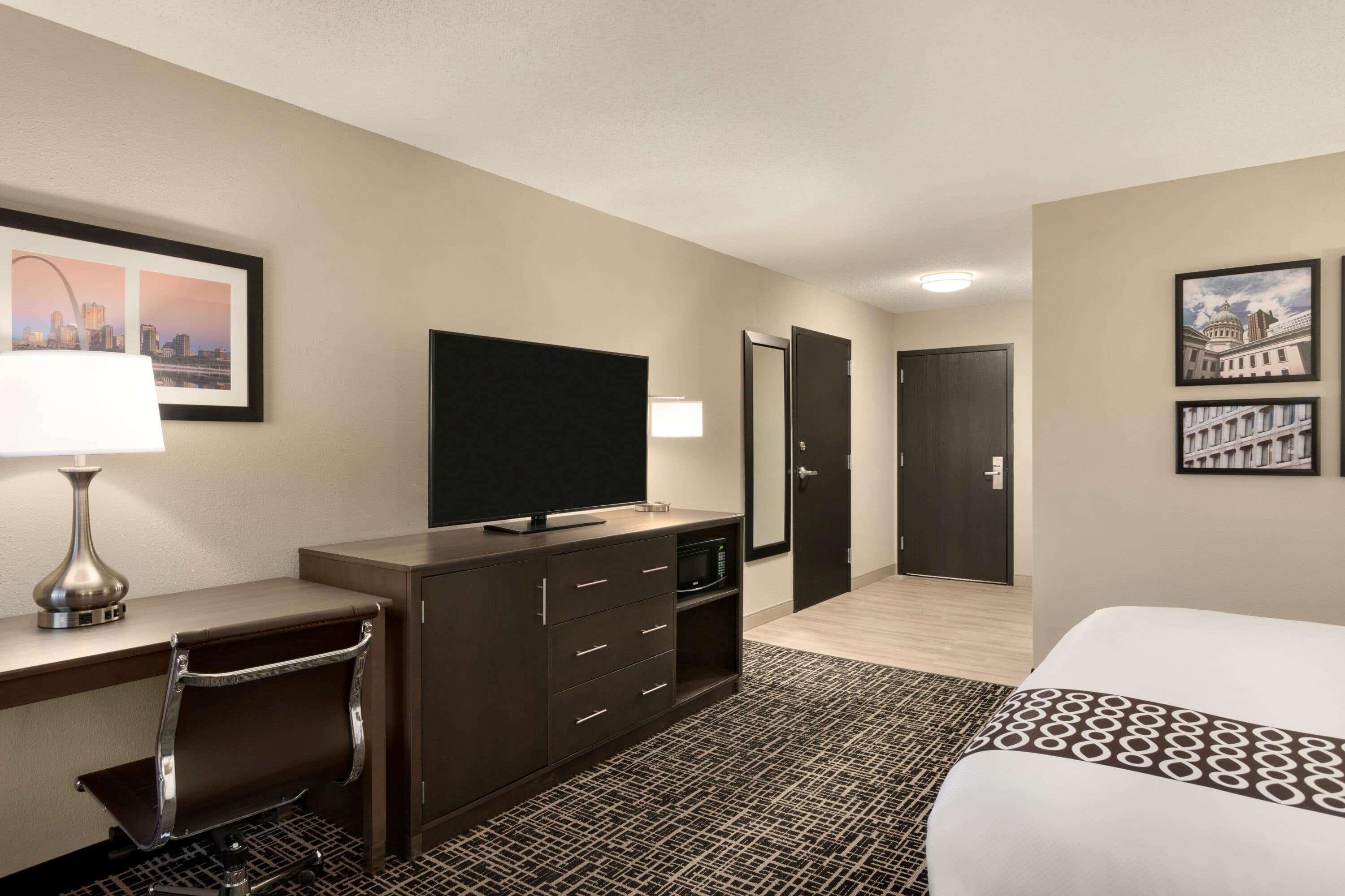 La Quinta Inn & Suites By Wyndham St Louis Route 66 Windsor Springs Exterior foto