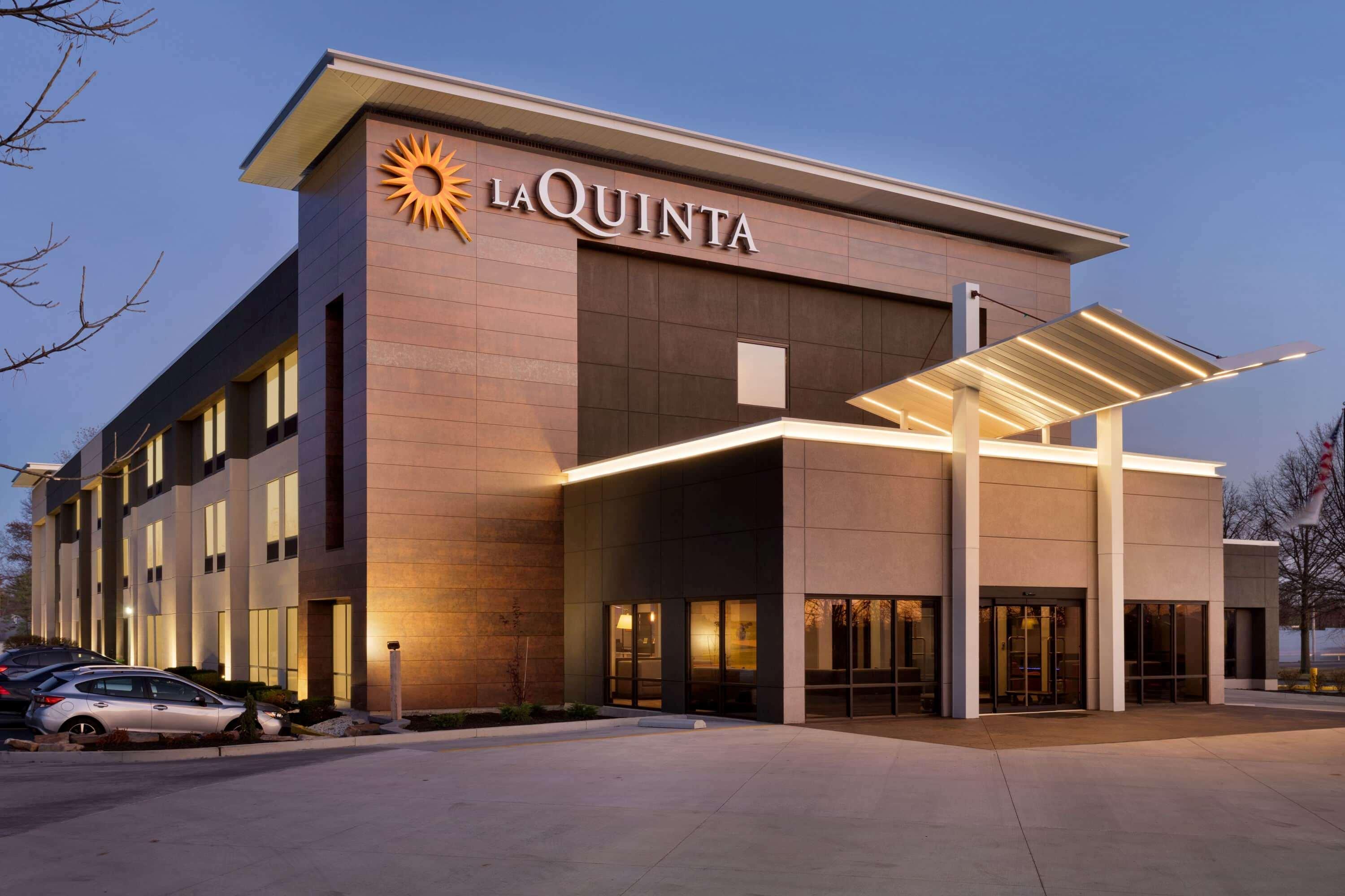 La Quinta Inn & Suites By Wyndham St Louis Route 66 Windsor Springs Exterior foto